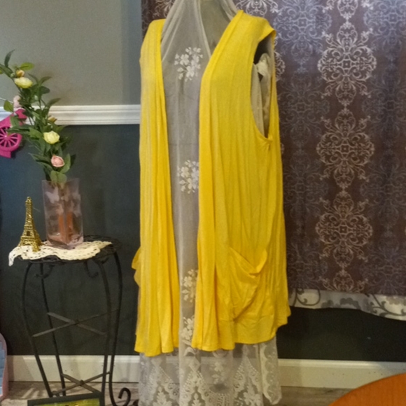 2x yellow vest with pockets - Picture 1 of 2